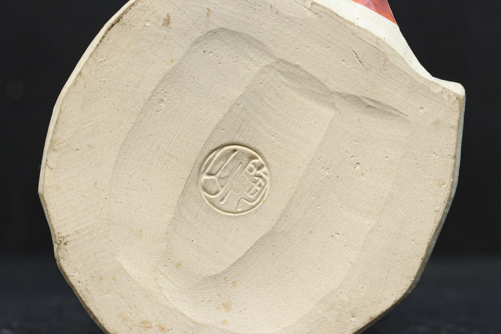 ふくよかなお顔立ちの縁起の良いお多福の置物(木箱付き)　DC8602