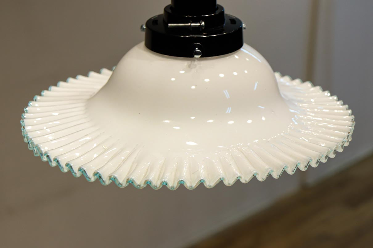 水色の縁周りが可愛らしい細やかなフリルの電笠　DC8613