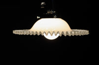 細やかに波打つ透明のフリル縁がレトロ感漂う電笠　DC8614