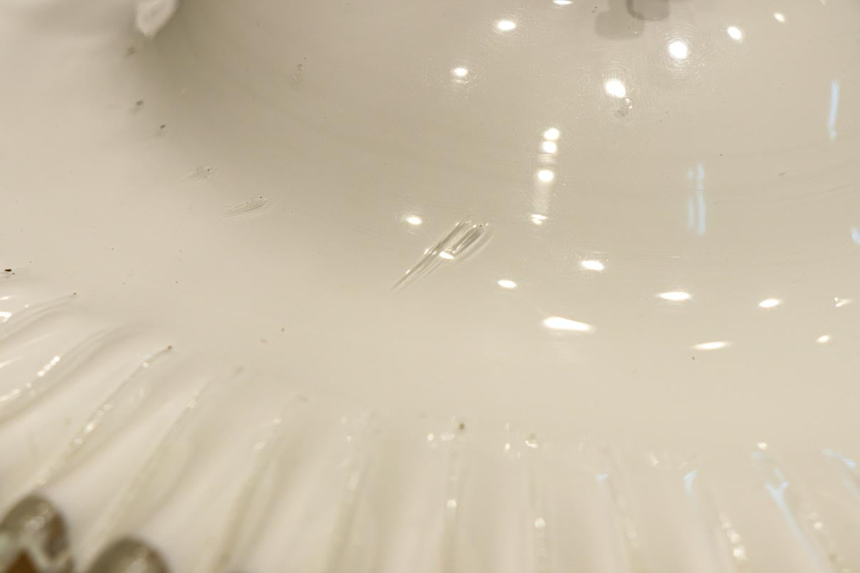 細やかに波打つ透明のフリル縁がレトロ感漂う電笠　DC8614