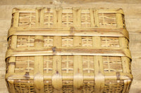 使い馴染んだ味わいある竹製角カゴ　DC8628