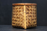 温かみある色彩に風情溢れる網代編みの丸カゴ　DC8629