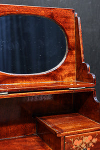 可愛らしい絵柄が上品な鏡台を兼ねた化粧箱　DC8630