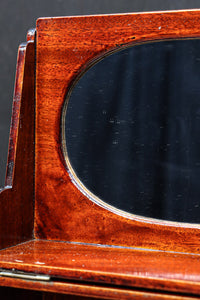 可愛らしい絵柄が上品な鏡台を兼ねた化粧箱　DC8630