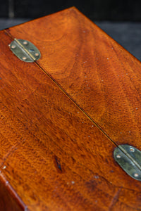 可愛らしい絵柄が上品な鏡台を兼ねた化粧箱　DC8630