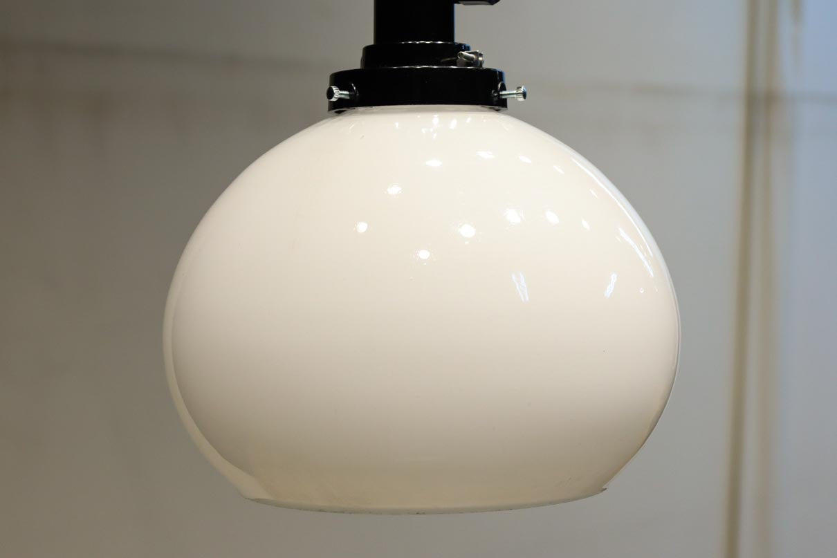 丸いお椀型の上品な電笠　DC8634