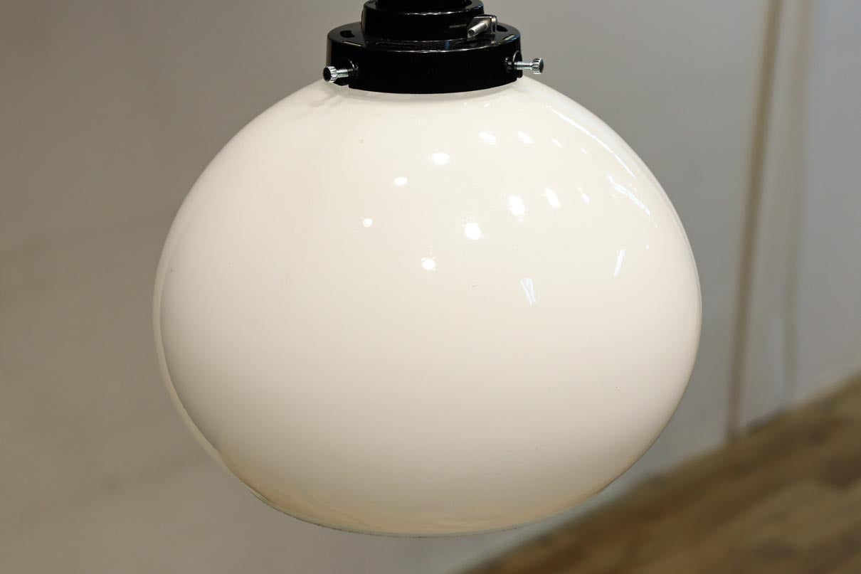 丸いお椀型の上品な電笠　DC8634