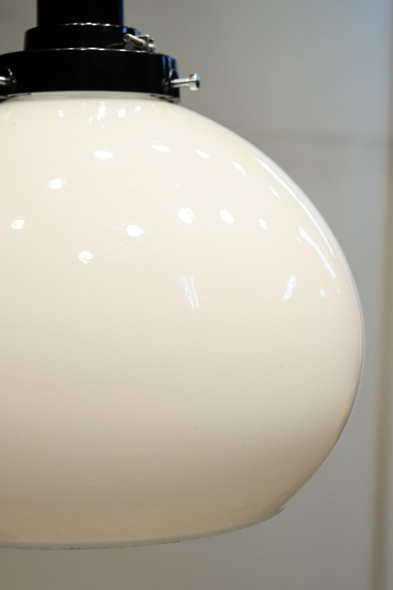 丸いお椀型の上品な電笠　DC8634