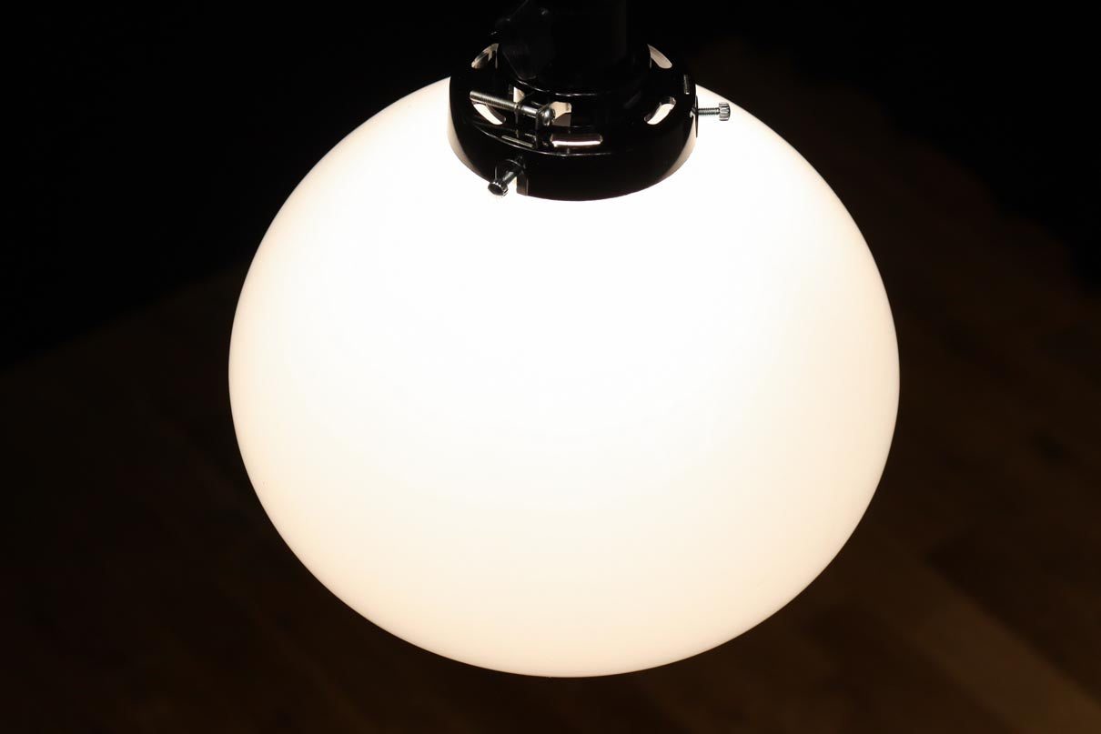 丸いお椀型の上品な電笠　DC8634