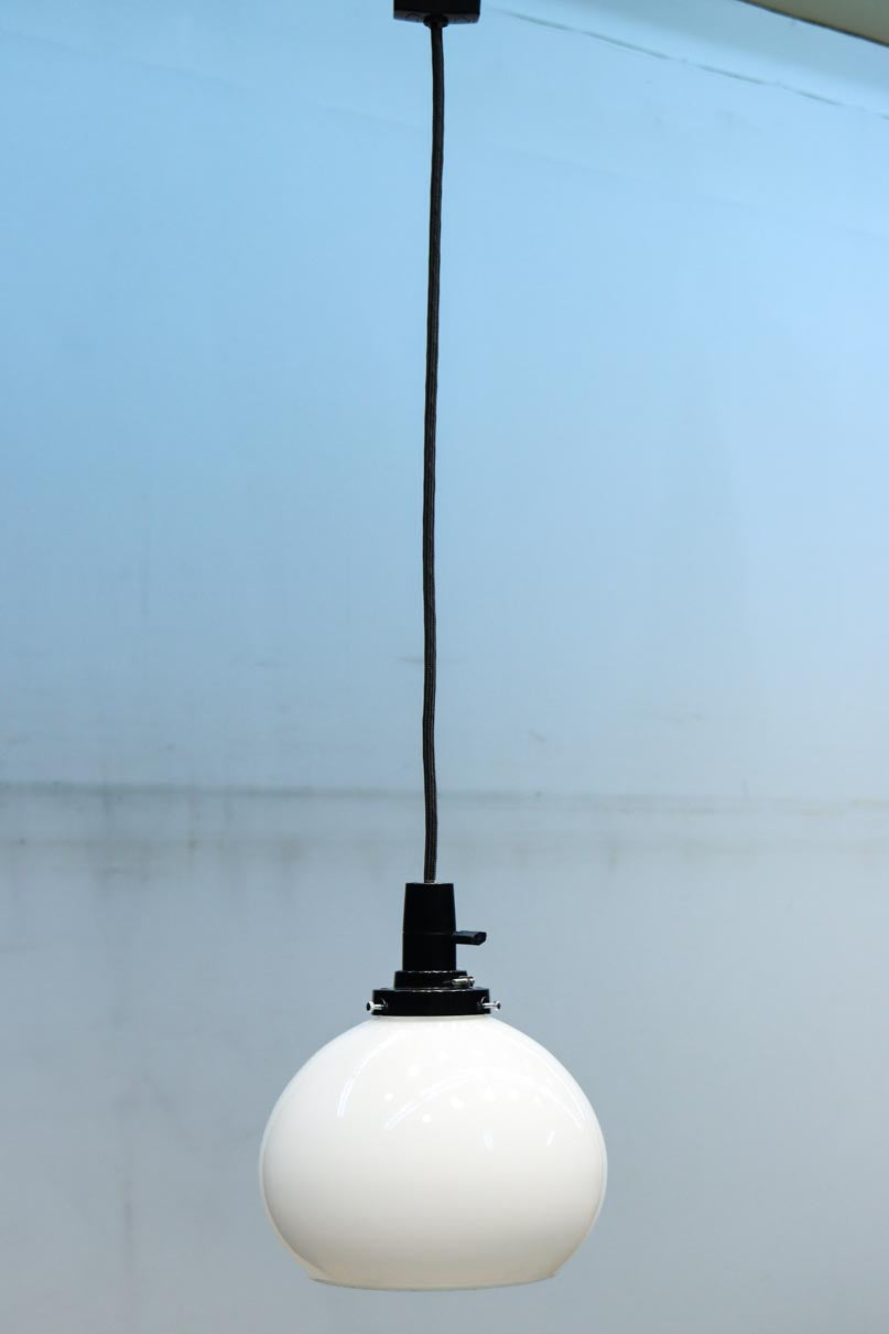 丸いお椀型の上品な電笠　DC8634