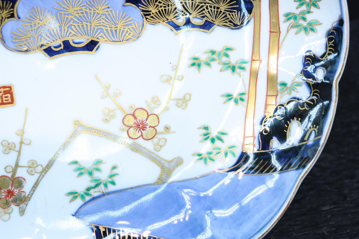 縁起の良い絵柄で彩り鮮やかな大皿　DC8639　在庫15枚