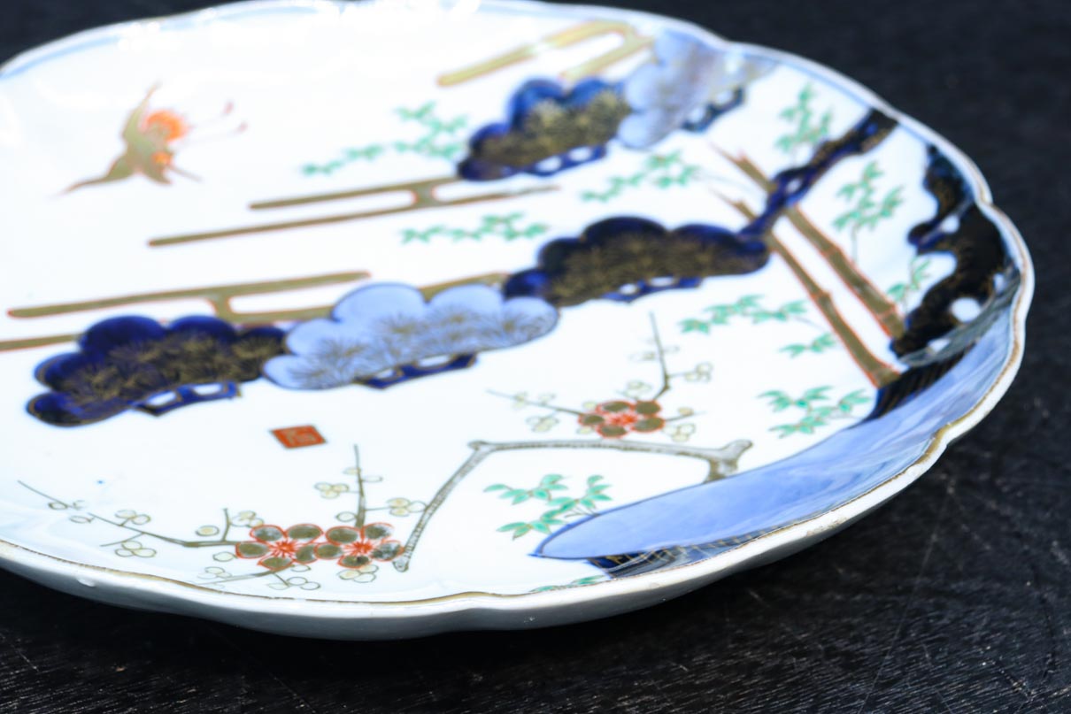 縁起の良い絵柄で彩り鮮やかな大皿　DC8639　在庫15枚