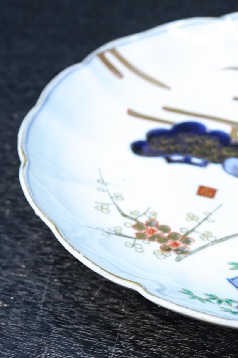 縁起の良い絵柄で彩り鮮やかな大皿　DC8639　在庫15枚