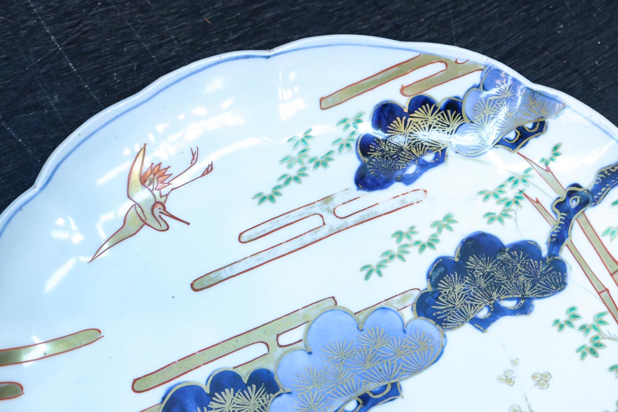 縁起の良い絵柄で彩り鮮やかな大皿　DC8639　在庫15枚