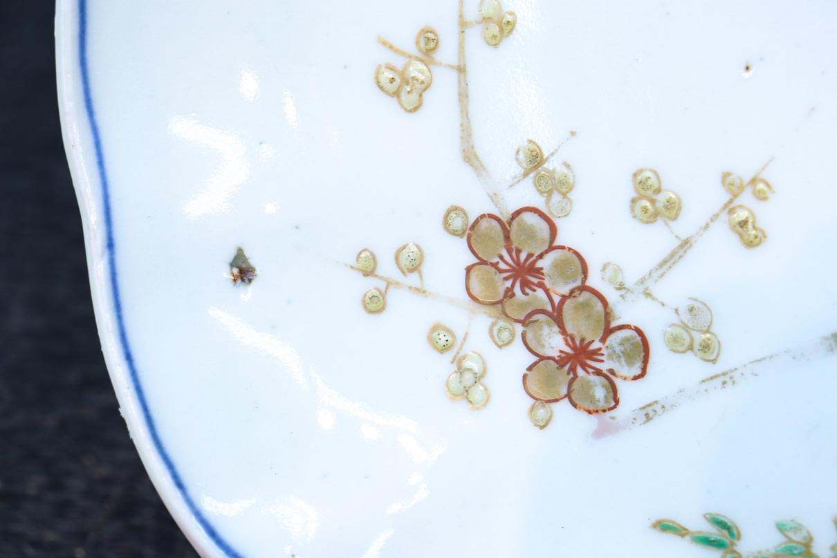 縁起の良い絵柄で彩り鮮やかな大皿　DC8639　在庫15枚