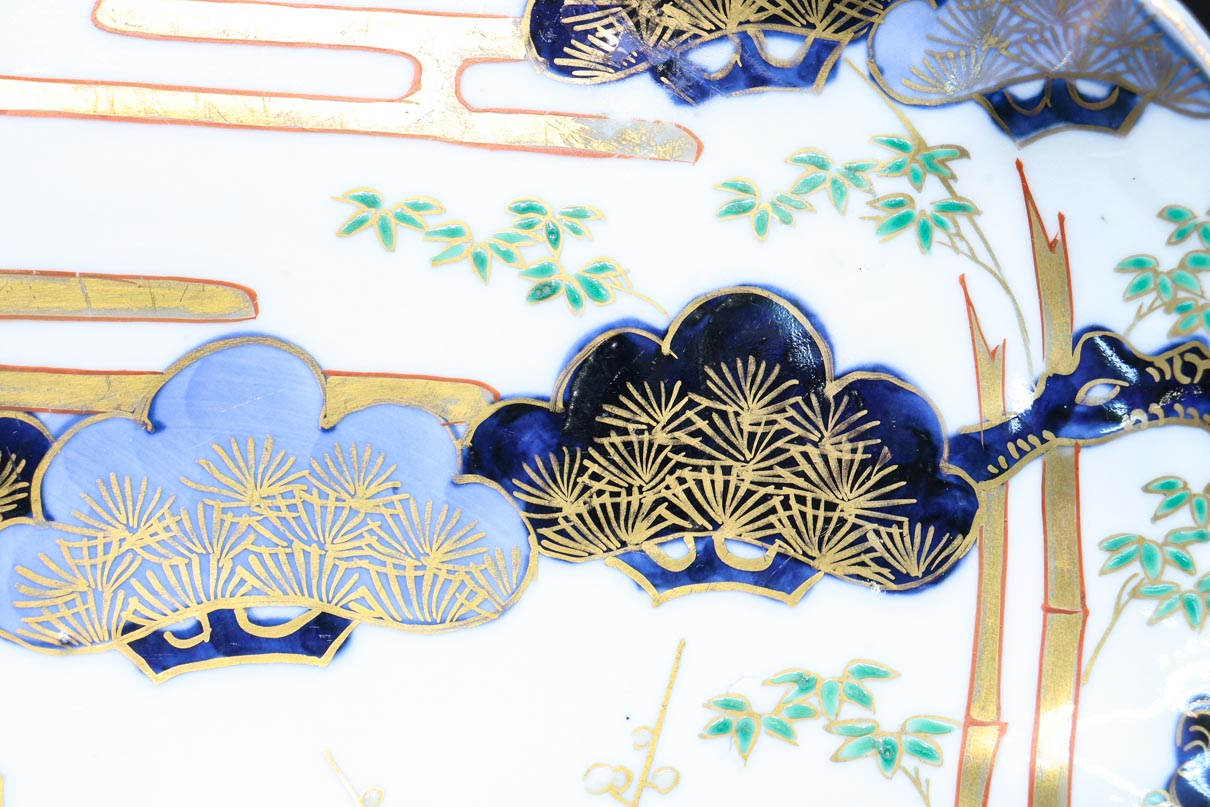 縁起の良い絵柄で彩り鮮やかな大皿　DC8639　在庫15枚