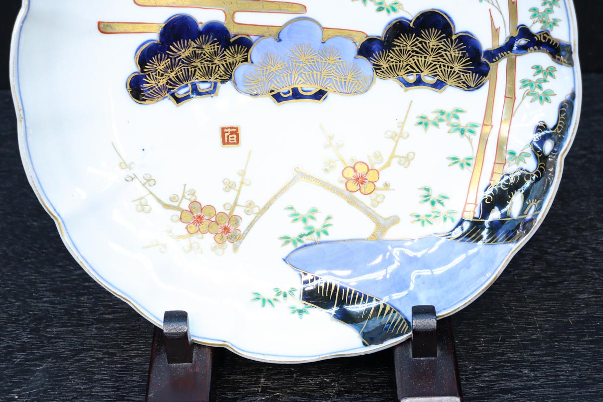 縁起の良い絵柄で彩り鮮やかな大皿　DC8639　在庫15枚