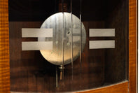 愛知時計電機製 文字やガラス装飾に手作り感のある壁掛け時計　DC8650