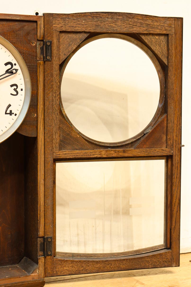 愛知時計電機製 文字やガラス装飾に手作り感のある壁掛け時計　DC8650