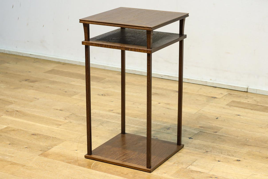 すっきりとシンプルな佇まいの花台 DC8653 – 古福庵 [ KOFUKUAN