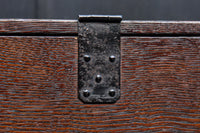 深みを増した古色の色合いから美しい杢目が浮かぶ長方形の道具箱　DC8669