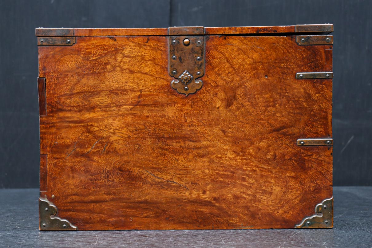 時代の風合いが味わいある色艶の綺麗な酒田硯箱　DC8672