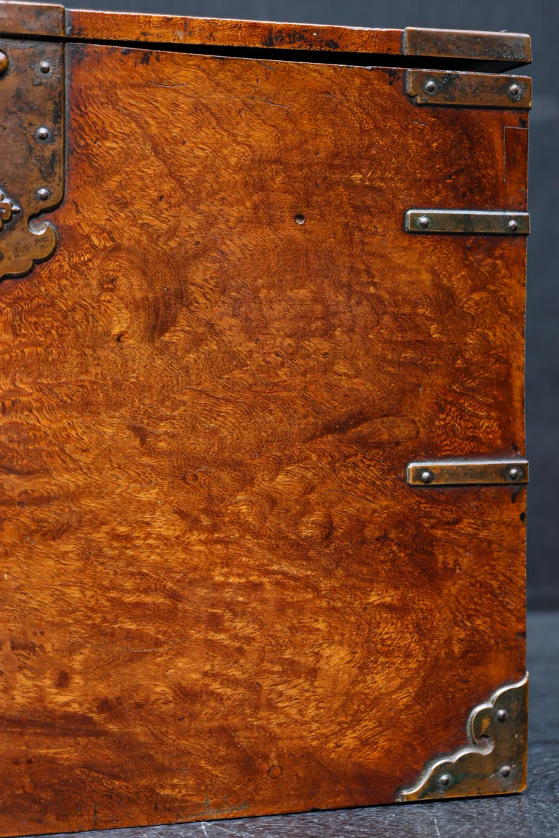 時代の風合いが味わいある色艶の綺麗な酒田硯箱　DC8672