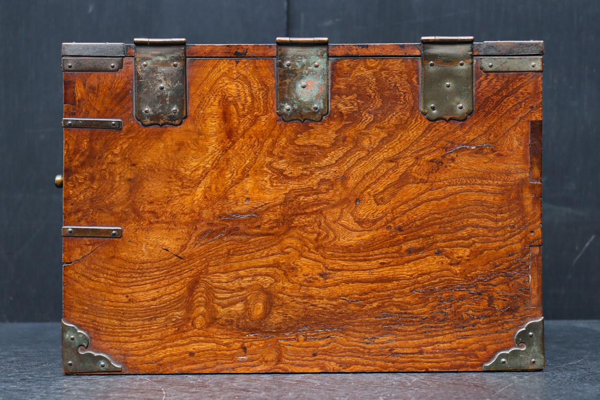 時代の風合いが味わいある色艶の綺麗な酒田硯箱　DC8672