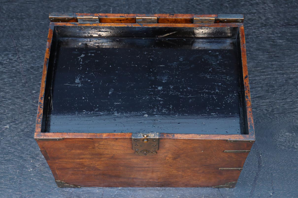 時代の風合いが味わいある色艶の綺麗な酒田硯箱　DC8672