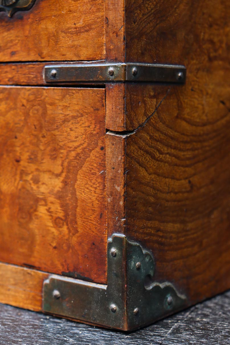 時代の風合いが味わいある色艶の綺麗な酒田硯箱　DC8672