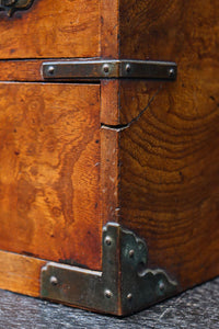 時代の風合いが味わいある色艶の綺麗な酒田硯箱　DC8672