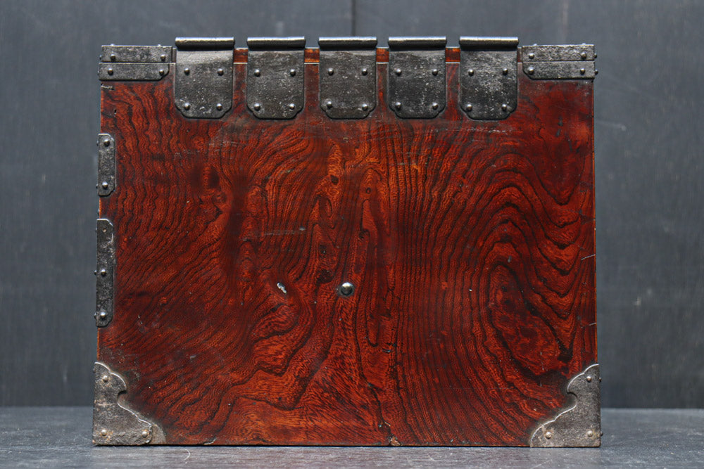 引き出し前面の杢目が美しい風格漂う硯箱　DC8673