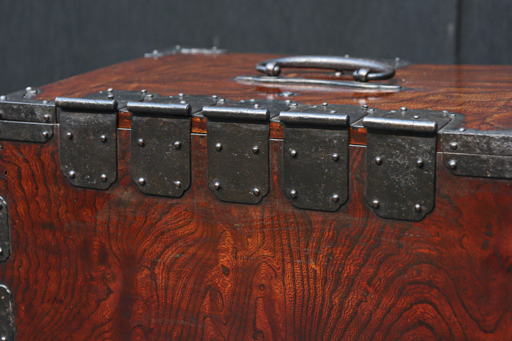 引き出し前面の杢目が美しい風格漂う硯箱　DC8673