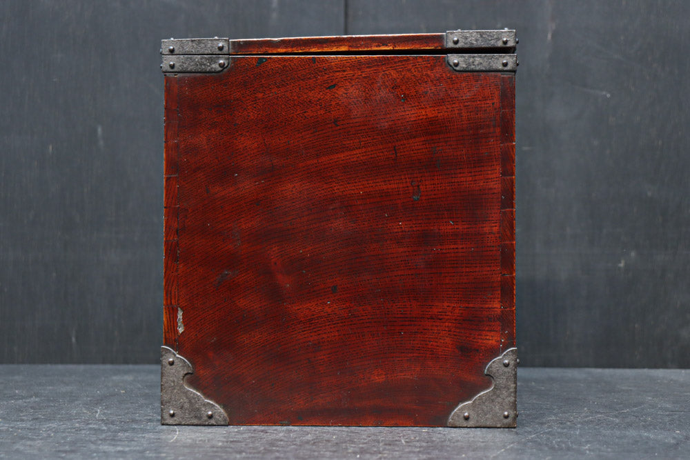 引き出し前面の杢目が美しい風格漂う硯箱　DC8673