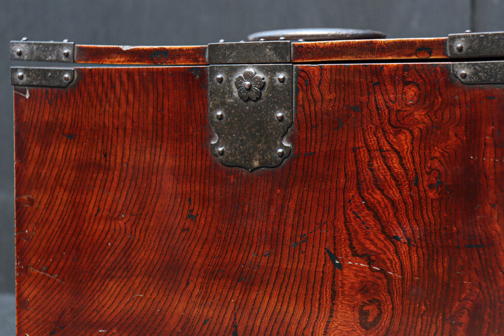 引き出し前面の杢目が美しい風格漂う硯箱　DC8673