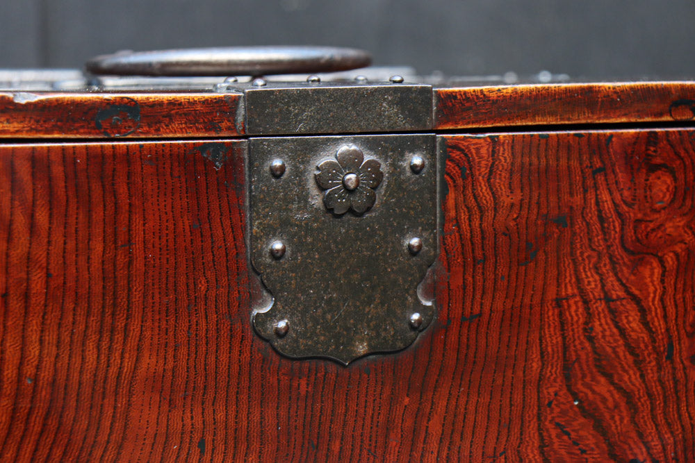 引き出し前面の杢目が美しい風格漂う硯箱　DC8673