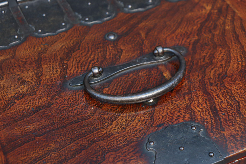 引き出し前面の杢目が美しい風格漂う硯箱　DC8673