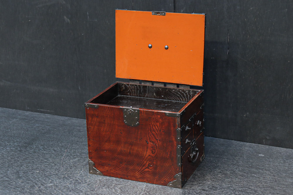 引き出し前面の杢目が美しい風格漂う硯箱　DC8673