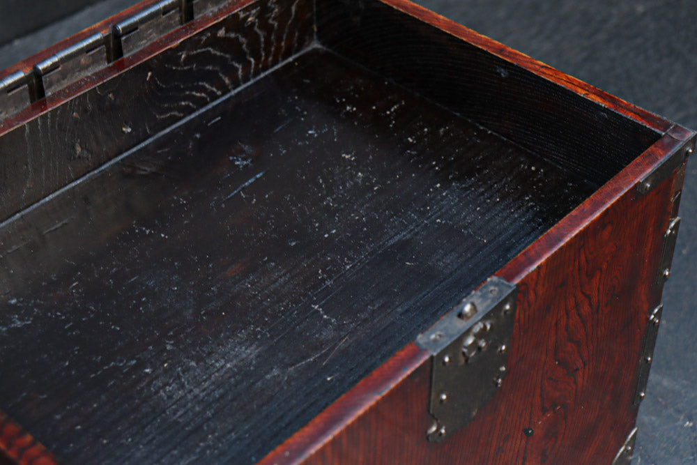 引き出し前面の杢目が美しい風格漂う硯箱　DC8673