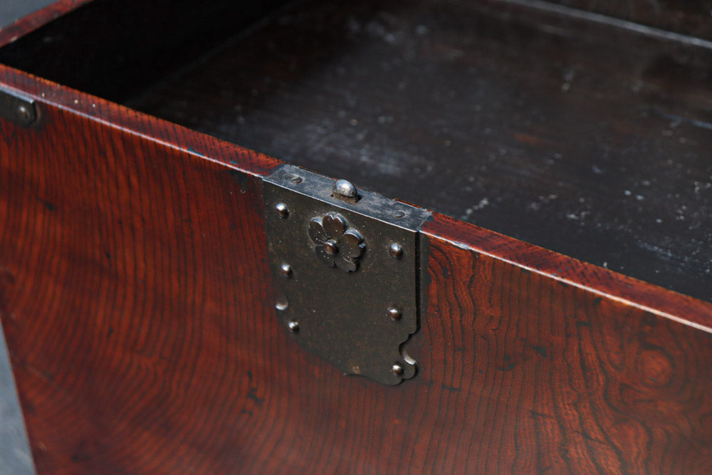 引き出し前面の杢目が美しい風格漂う硯箱　DC8673