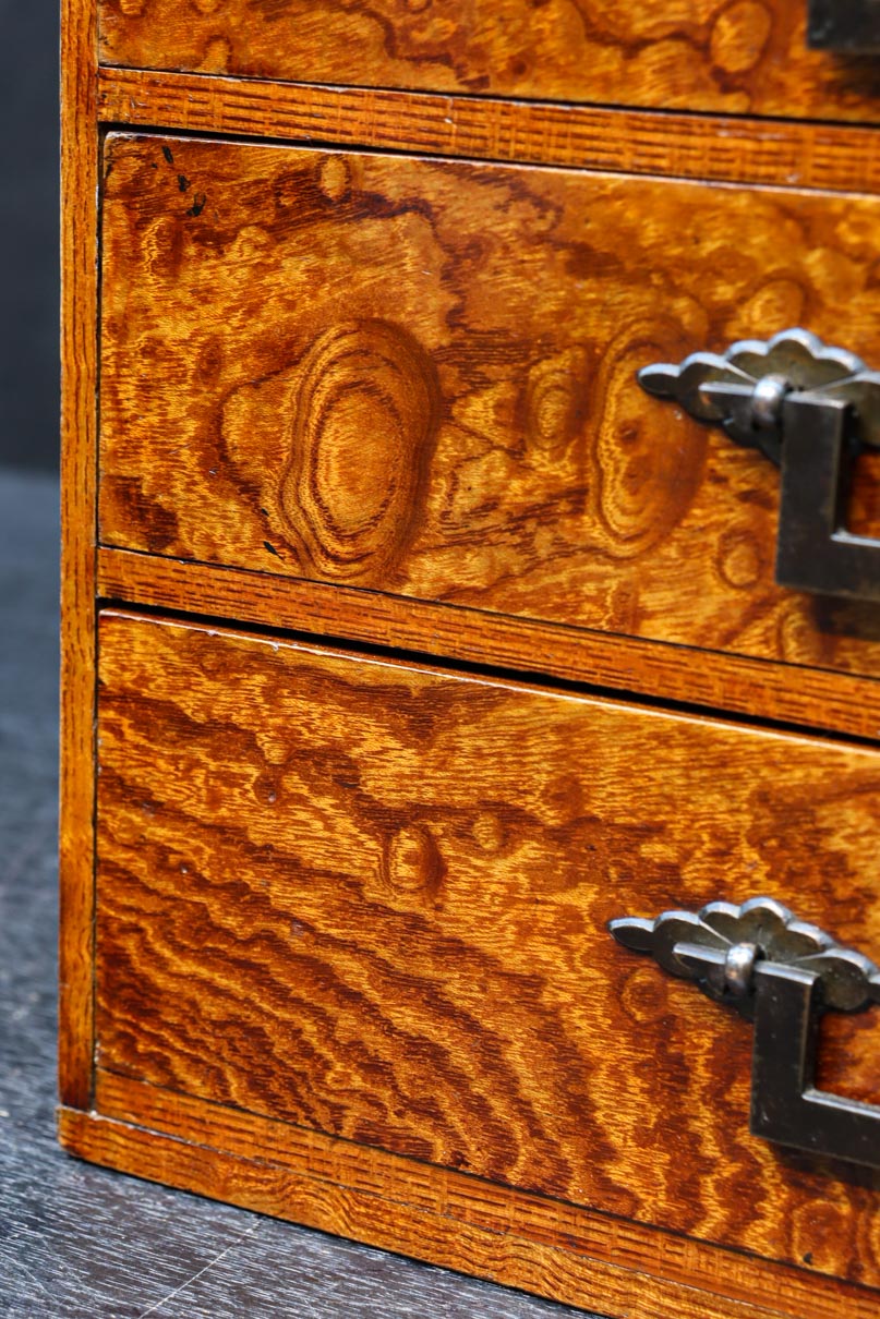 上質な杢目模様の気品ある針箱　DC8674