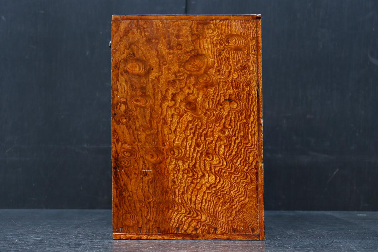 上質な杢目模様の気品ある針箱　DC8674