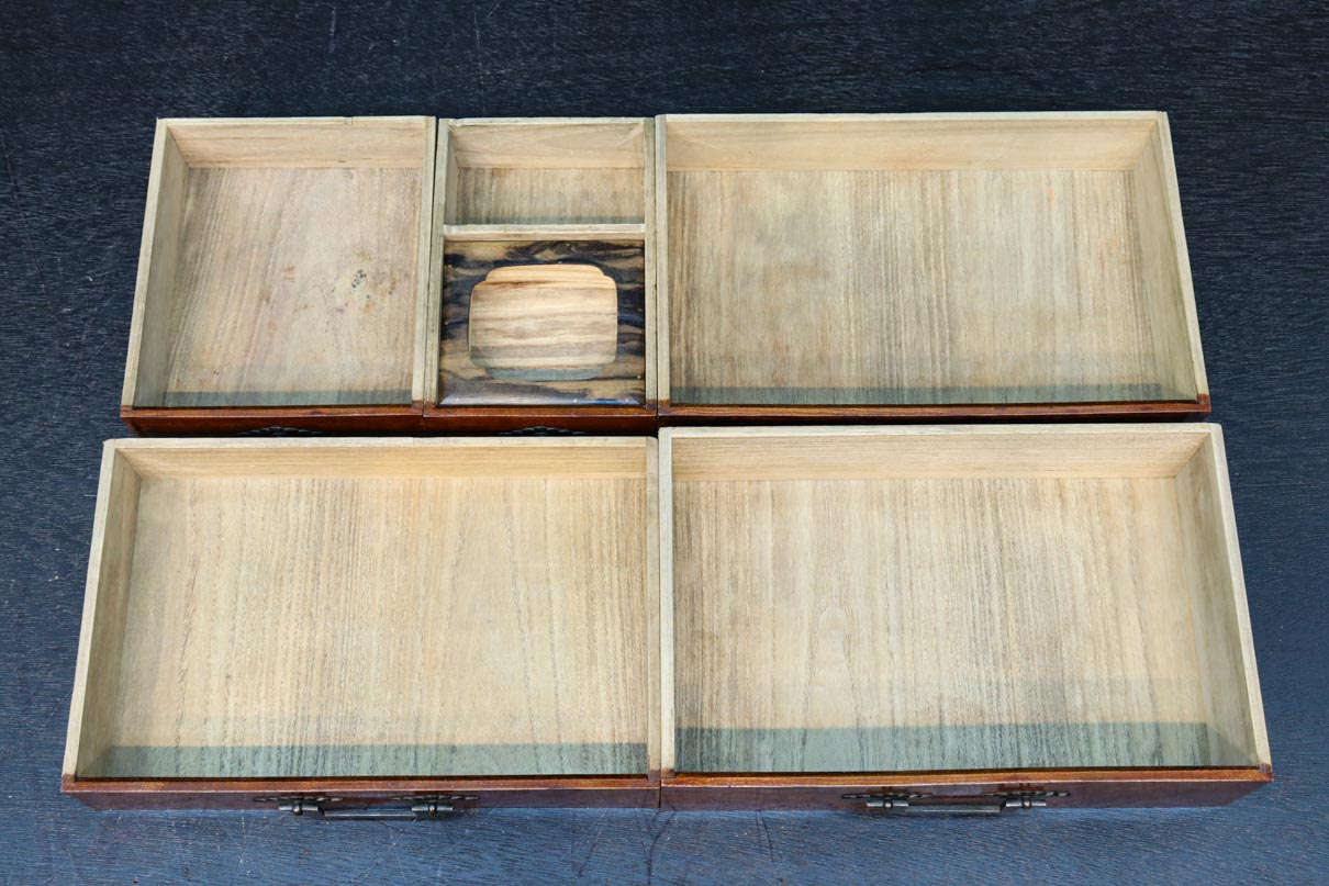 上質な杢目模様の気品ある針箱　DC8674