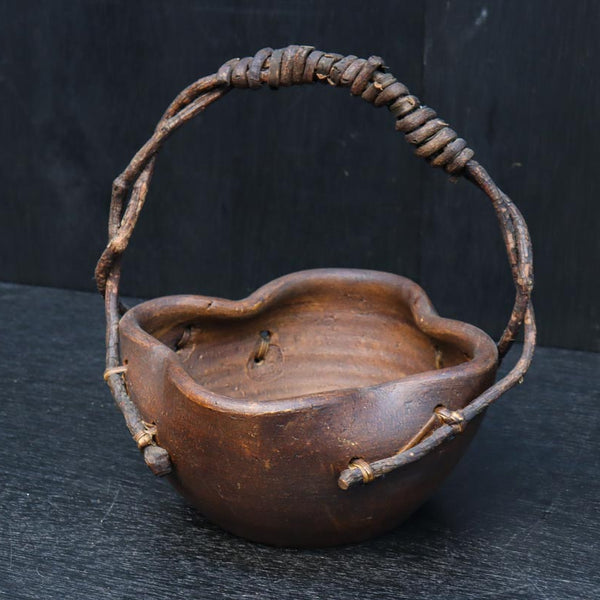 風情ある素焼きの持ち手付き花器 DC8676 – 古福庵 [ KOFUKUAN