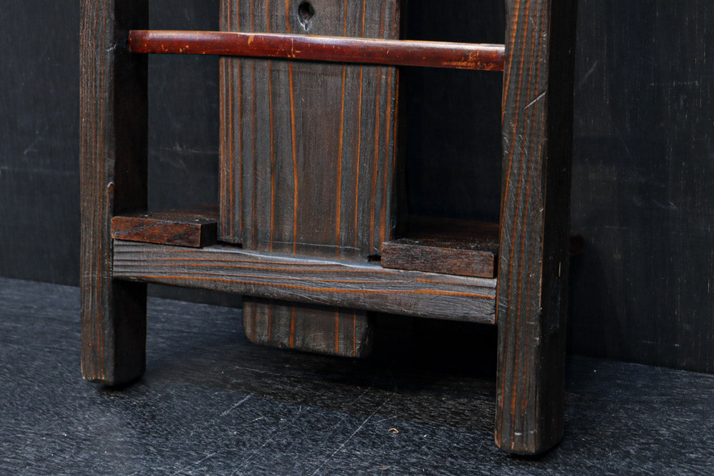 使い馴染んだ古色の風合い豊かな背負子　DC8685