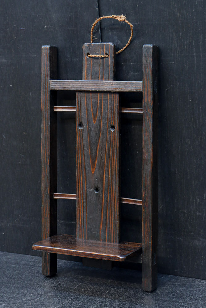 使い馴染んだ古色の風合い豊かな背負子　DC8685