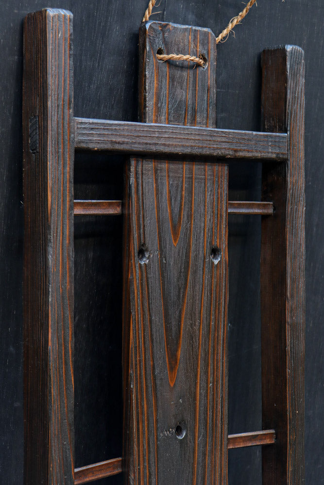 使い馴染んだ古色の風合い豊かな背負子　DC8685