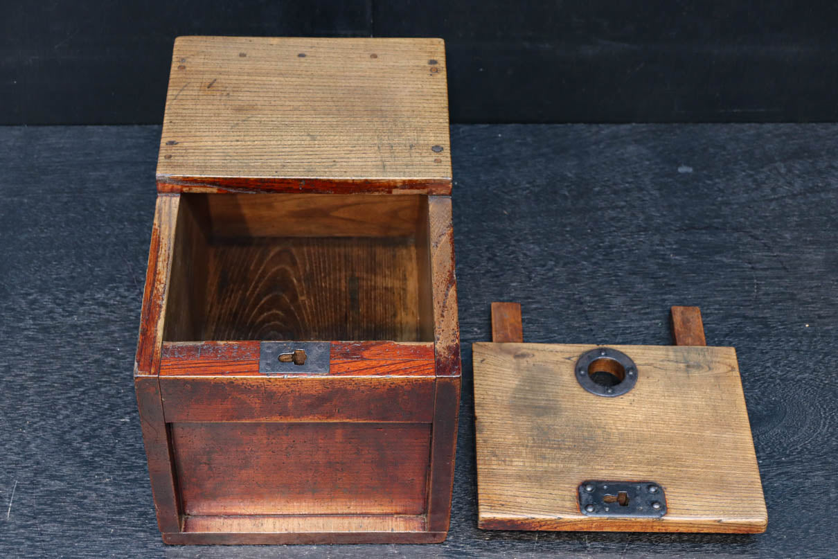 時代を重ねた趣きある銭箱 DC8697 – 古福庵 [ KOFUKUAN ] オンラインストア