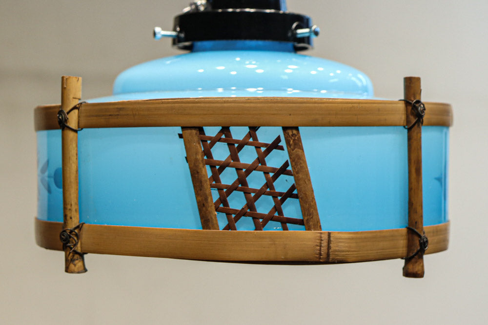 水色ガラスを竹フレームで飾る風流な電笠　DC8708