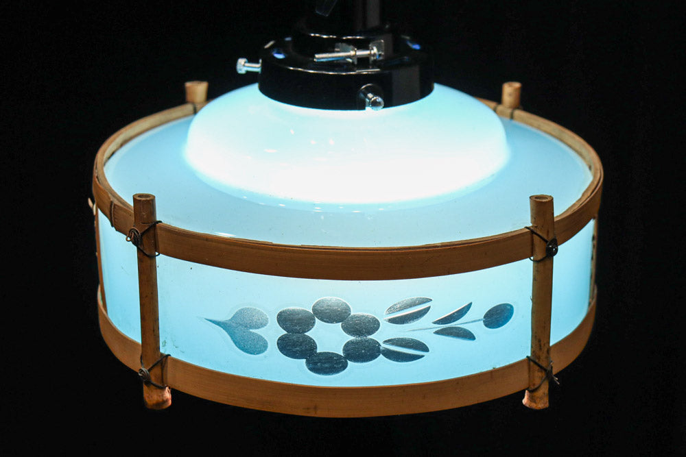 水色ガラスを竹フレームで飾る風流な電笠　DC8708